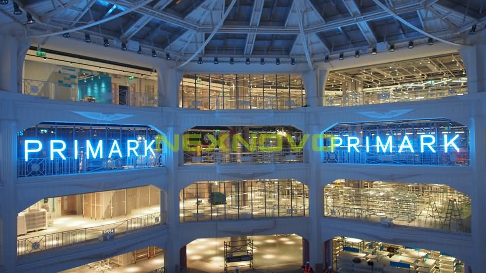 Spain Madrid PRIMARK flagship shopping mall transparent LED display(图3)