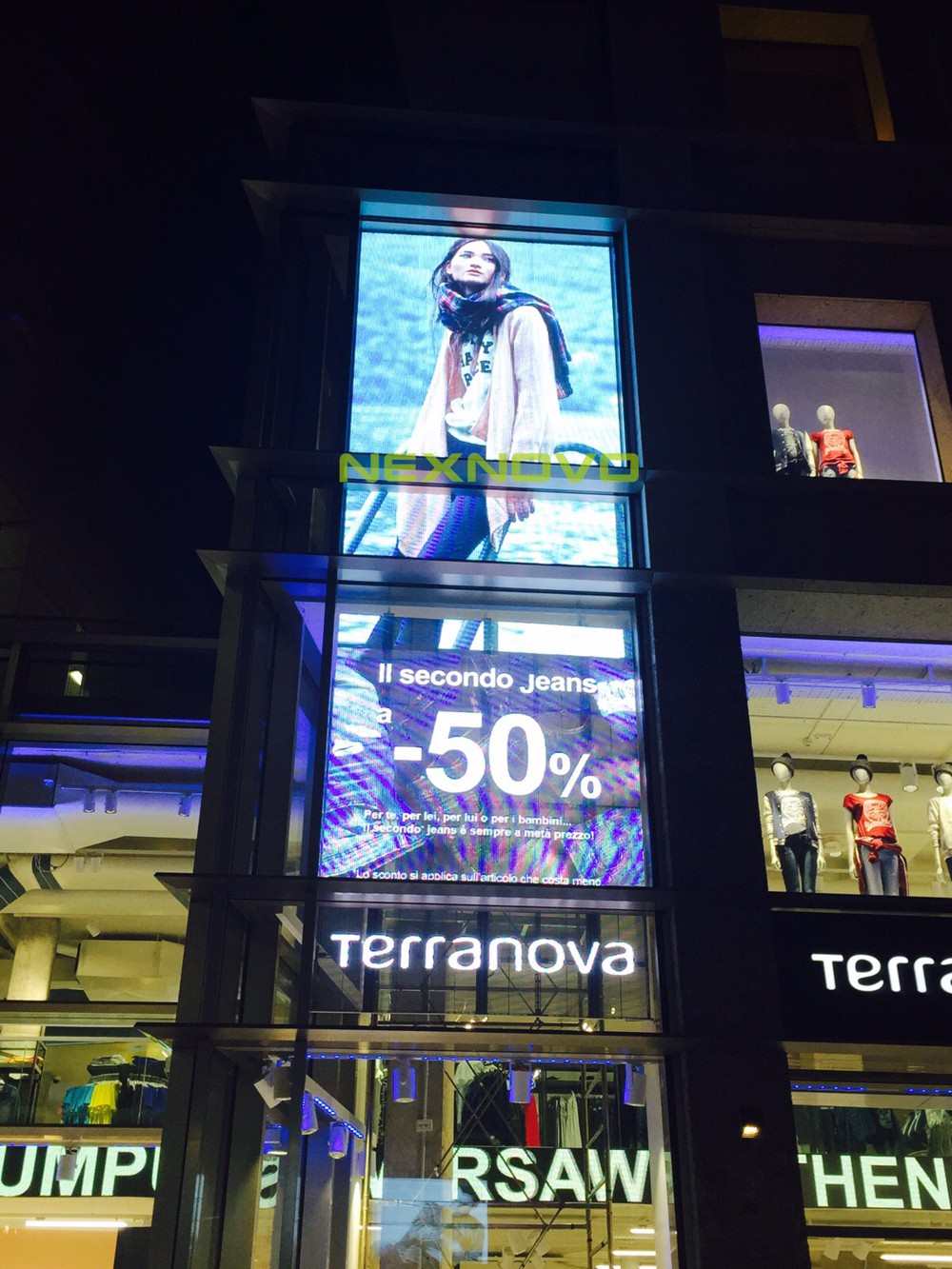 Italy Terranova and Calliope brand flagship transparent LED display(图6)