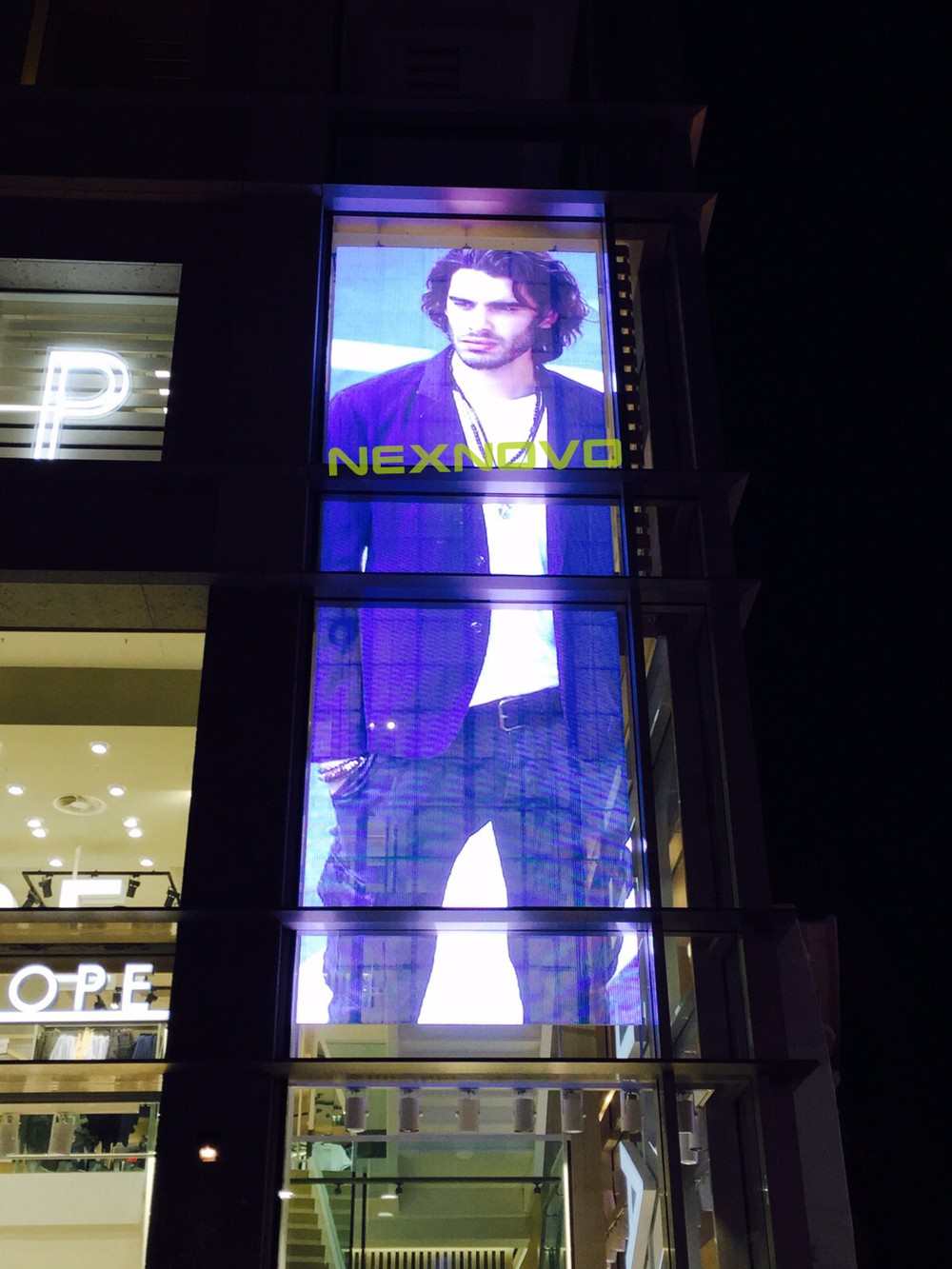 Italy Terranova and Calliope brand flagship transparent LED display(图10)