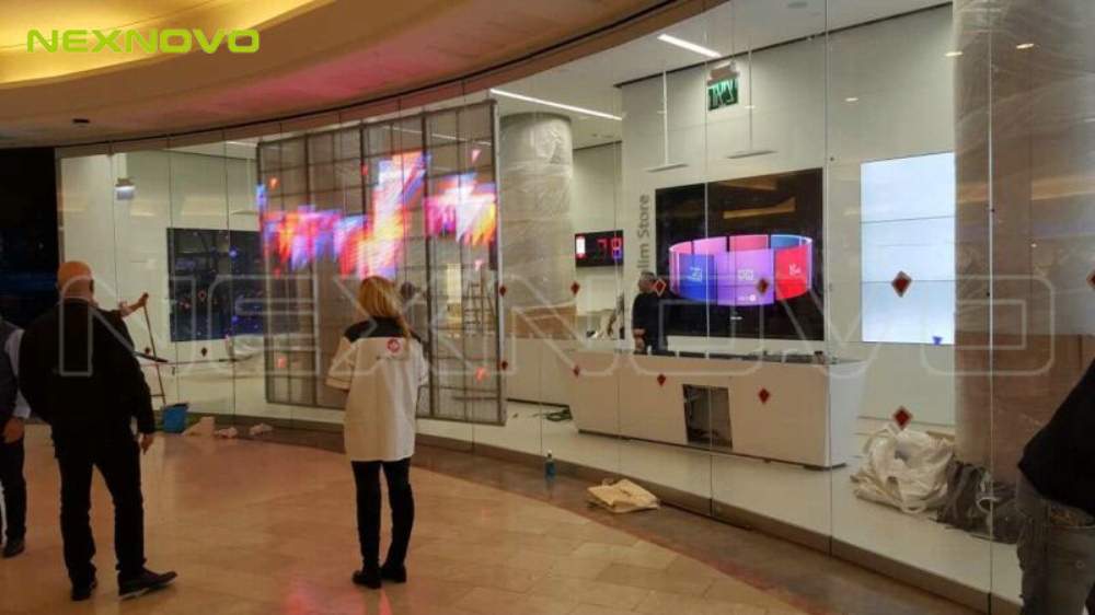 Israel Poalim Digital Bank glass transparent LED display(图5)