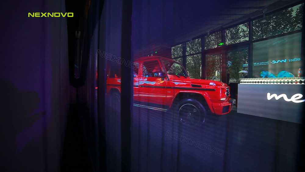 NEXNOVO transparent LED display for Mercedes-benz me experience store(图5)